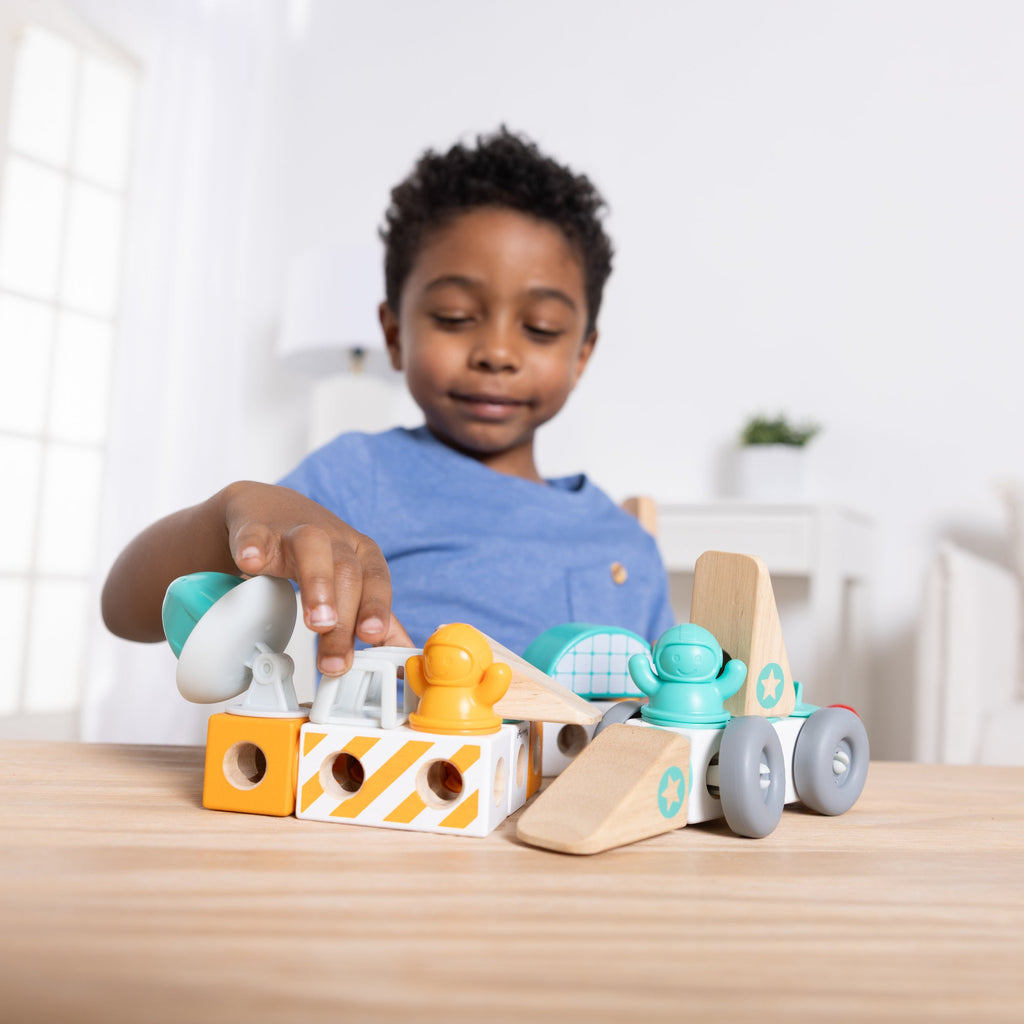 Melissa and Doug Blockables Space Play Set