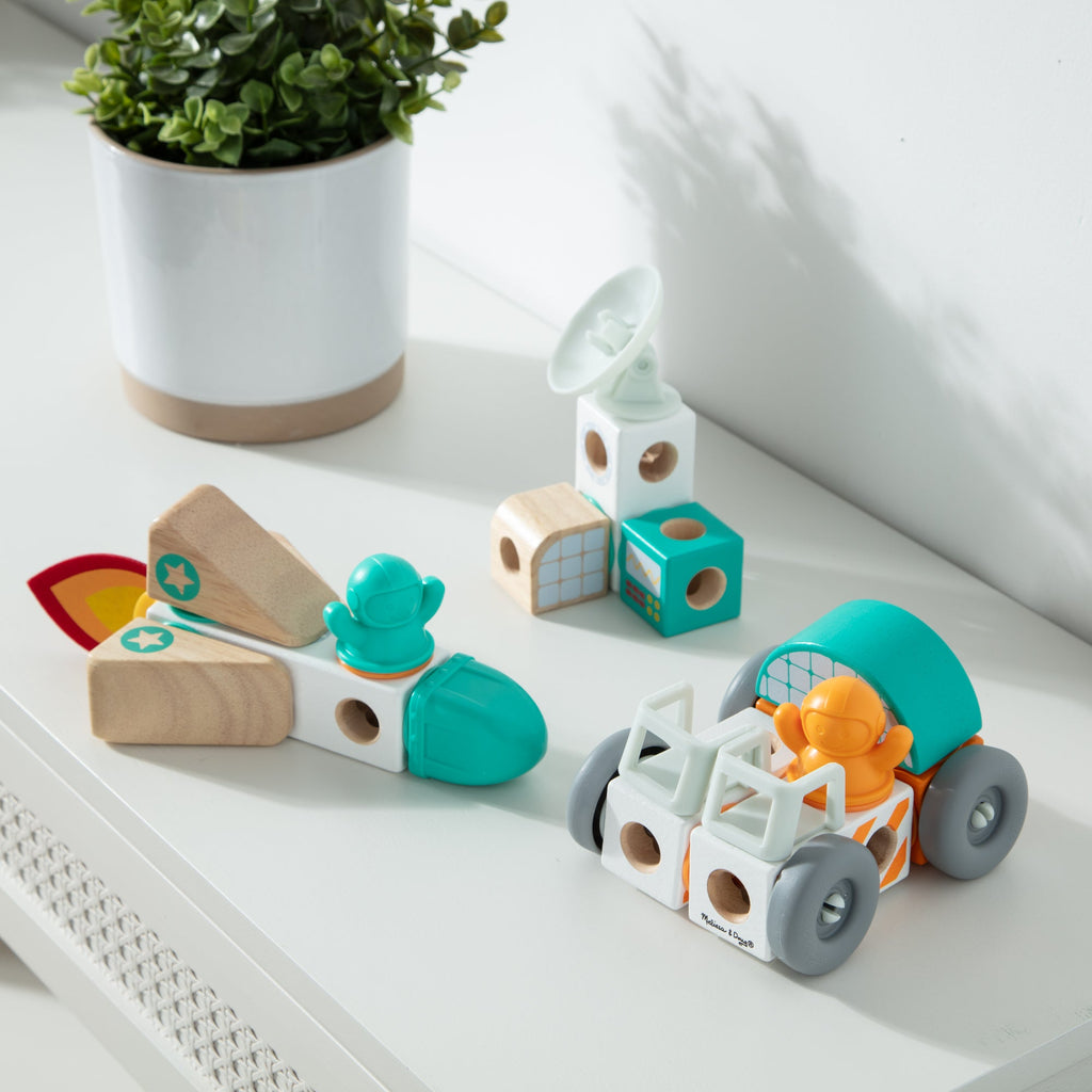 Melissa and Doug Blockables Space Play Set