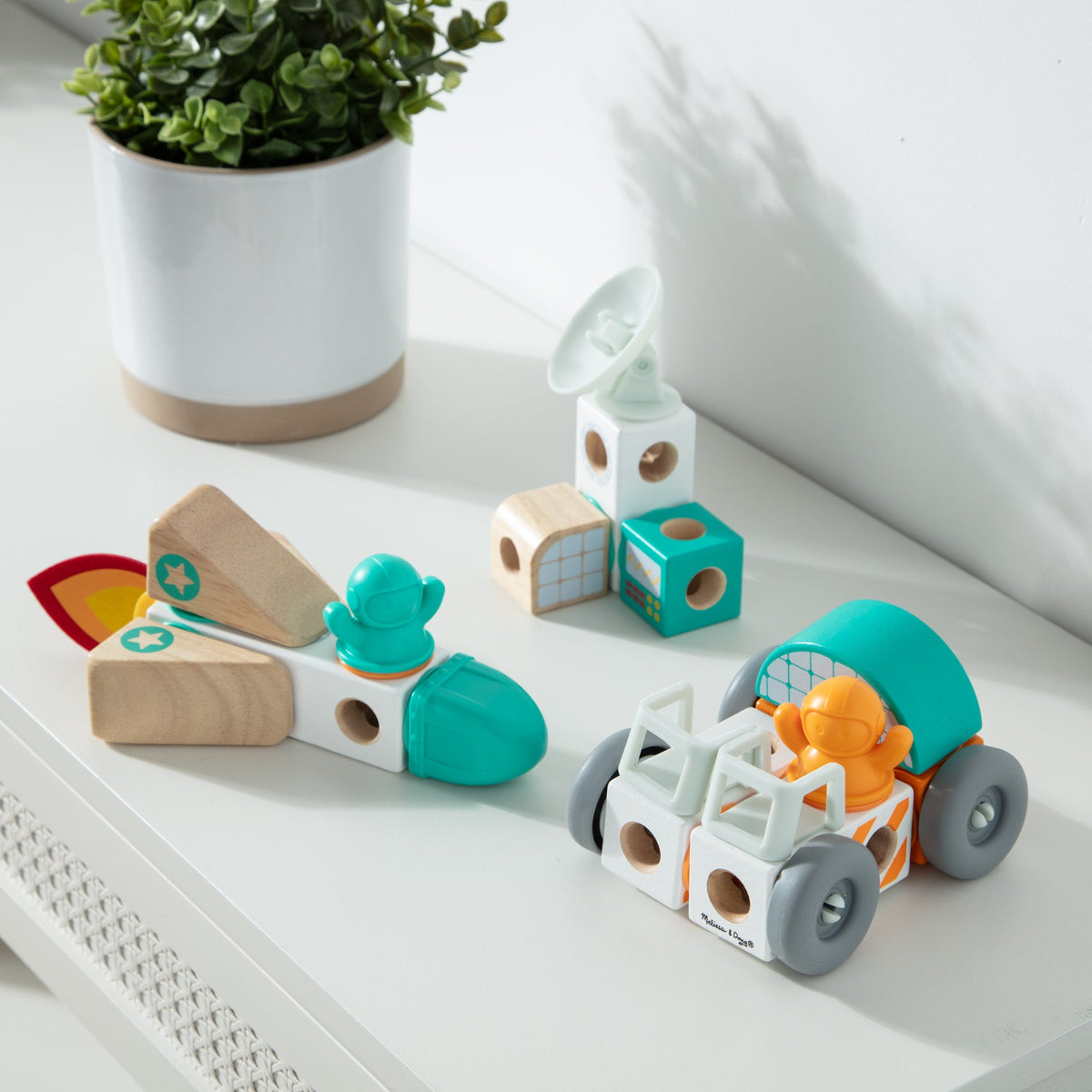Melissa and Doug Blockables Space Play Set