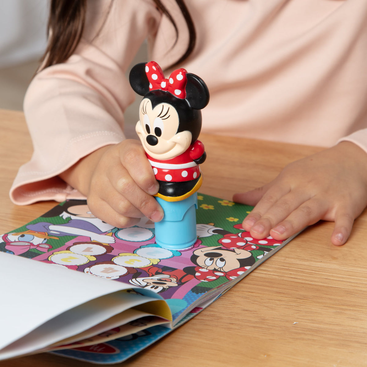 Melissa and Doug Sticker WOW Activity Pad Sticker Stamper - Disneys Minnie Mouse