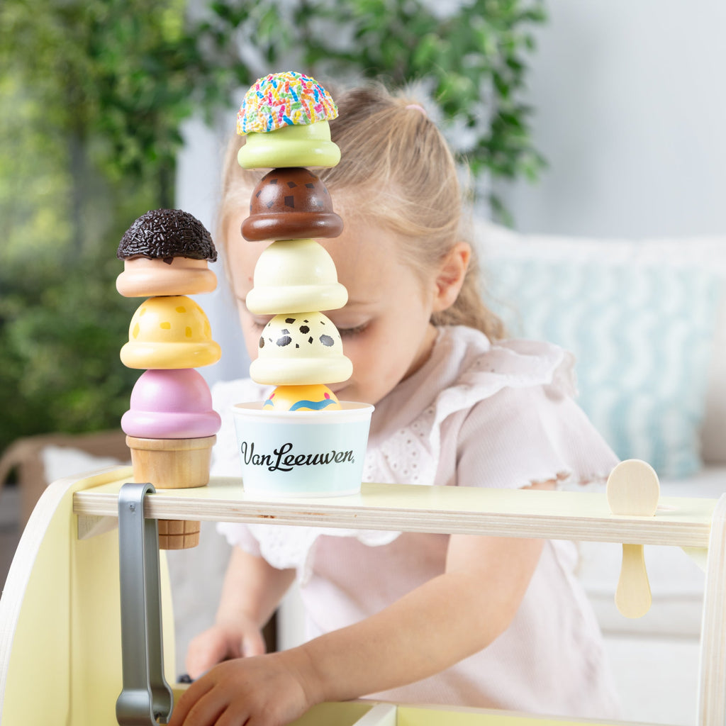Melissa and Doug Melissa Doug x Van Leeuwen Wooden Ice Cream Counter
