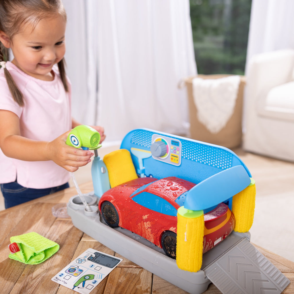 Melissa and Doug Spray Shine Car Wash Play Set