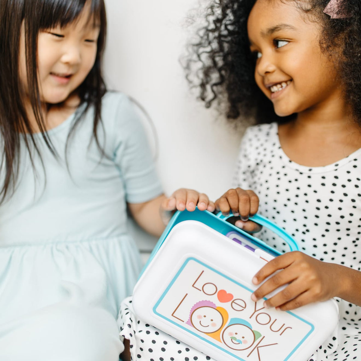 Melissa and Doug LOVE YOUR LOOK - Makeup Kit Play Set