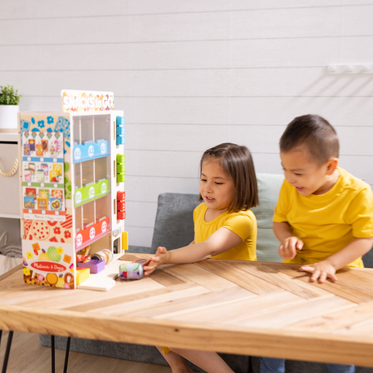 Melissa and Doug Sort Stock Select Wooden Vending Machine Play Set