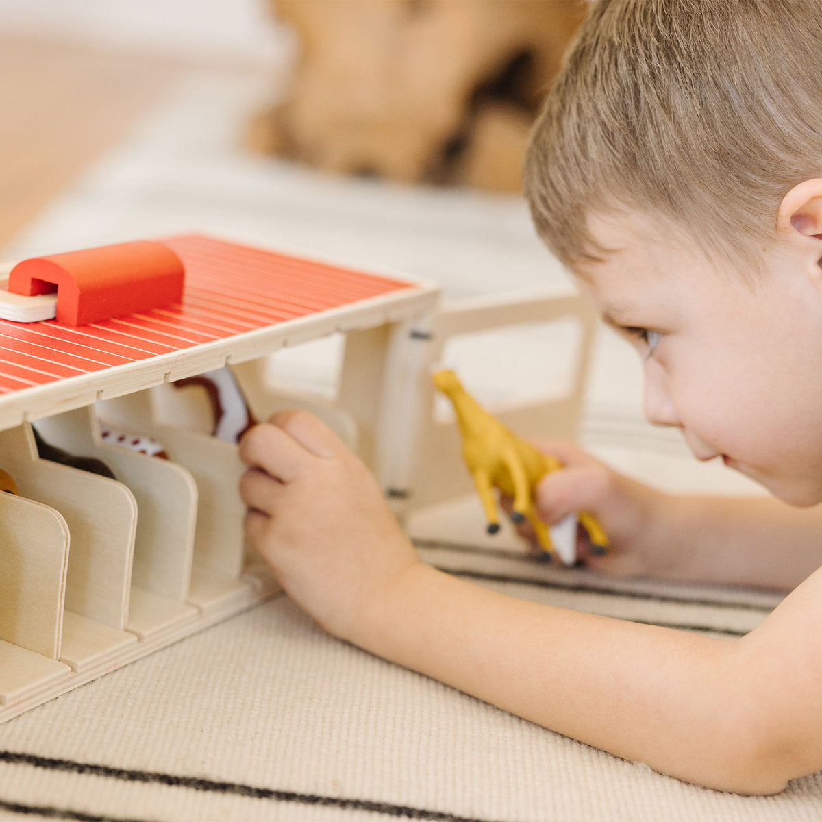 Melissa and Doug Take-Along Show-Horse Stable