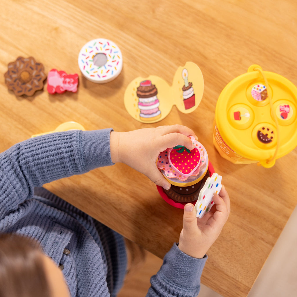 Melissa and Doug Play to Go Cake Cookies Play Set
