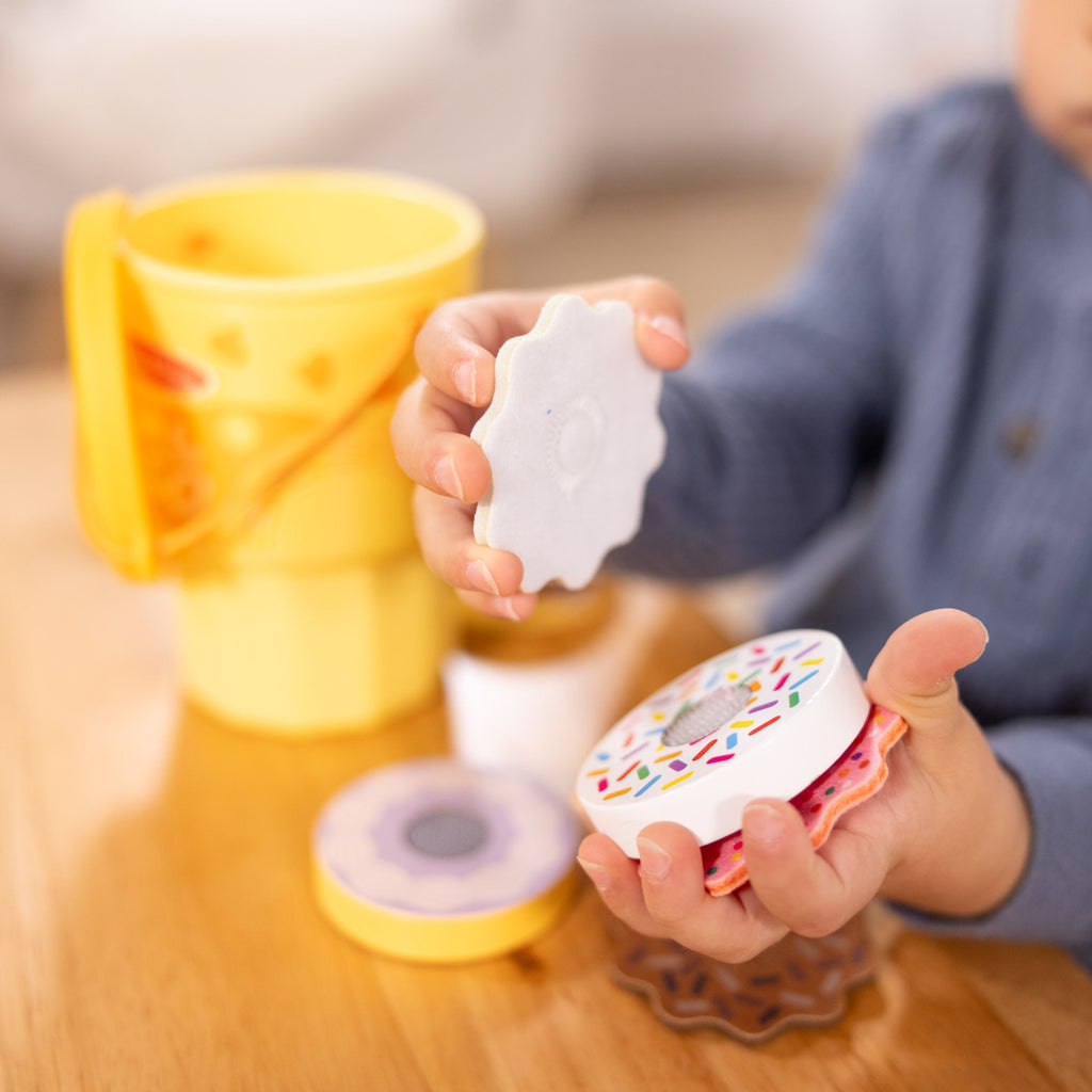 Melissa and Doug Play to Go Cake Cookies Play Set